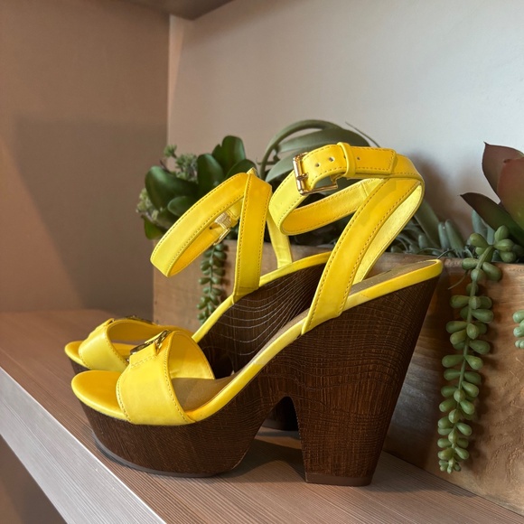 NWOT GBG Selah Block High Heeled Ankle Strap Sandal - 5 in Heel - Picture 4 of 8